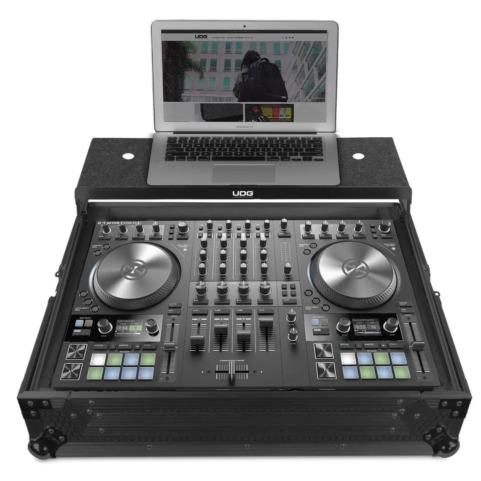 udg-ultimate-flight-case-ni-traktor-kontrol-s4-mk3-black-plus-mit-laptop-shelf image 1