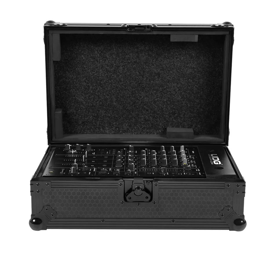 udg-ultimate-flight-case-f-r-alphatheta-djm-v5-schwarz image 1