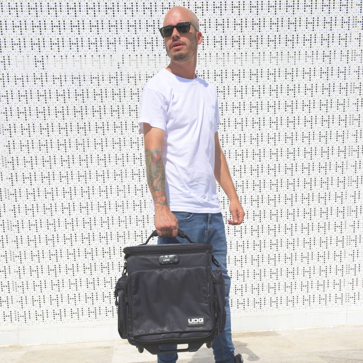 udg-ultimate-slingbag-trolley-set-deluxe-mk2-dj-trolley-set-f-r-12-vinyl image 6