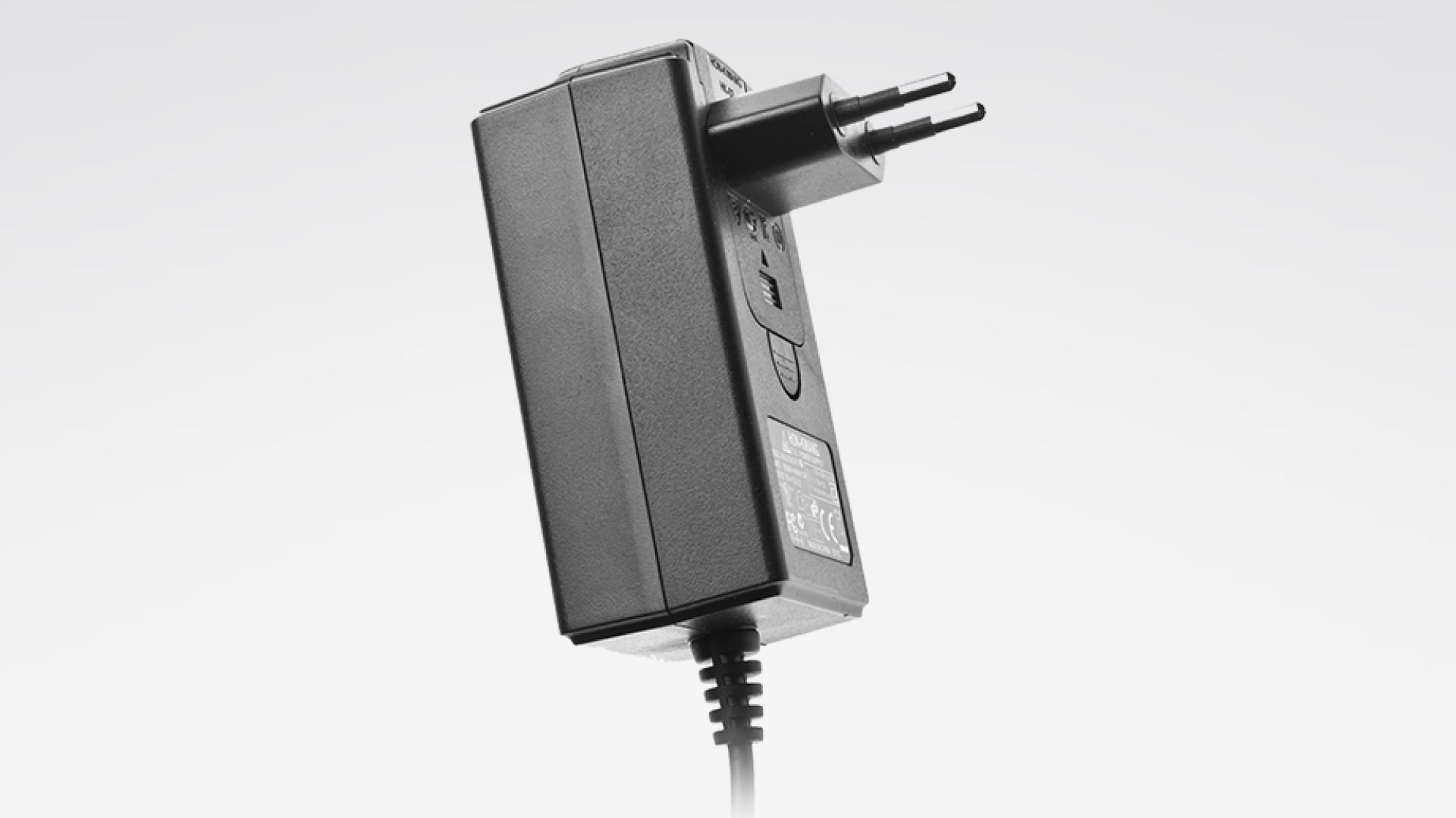 native-instruments-power-supply-40w-netzteil-f-r-traktor-kontrol image 1