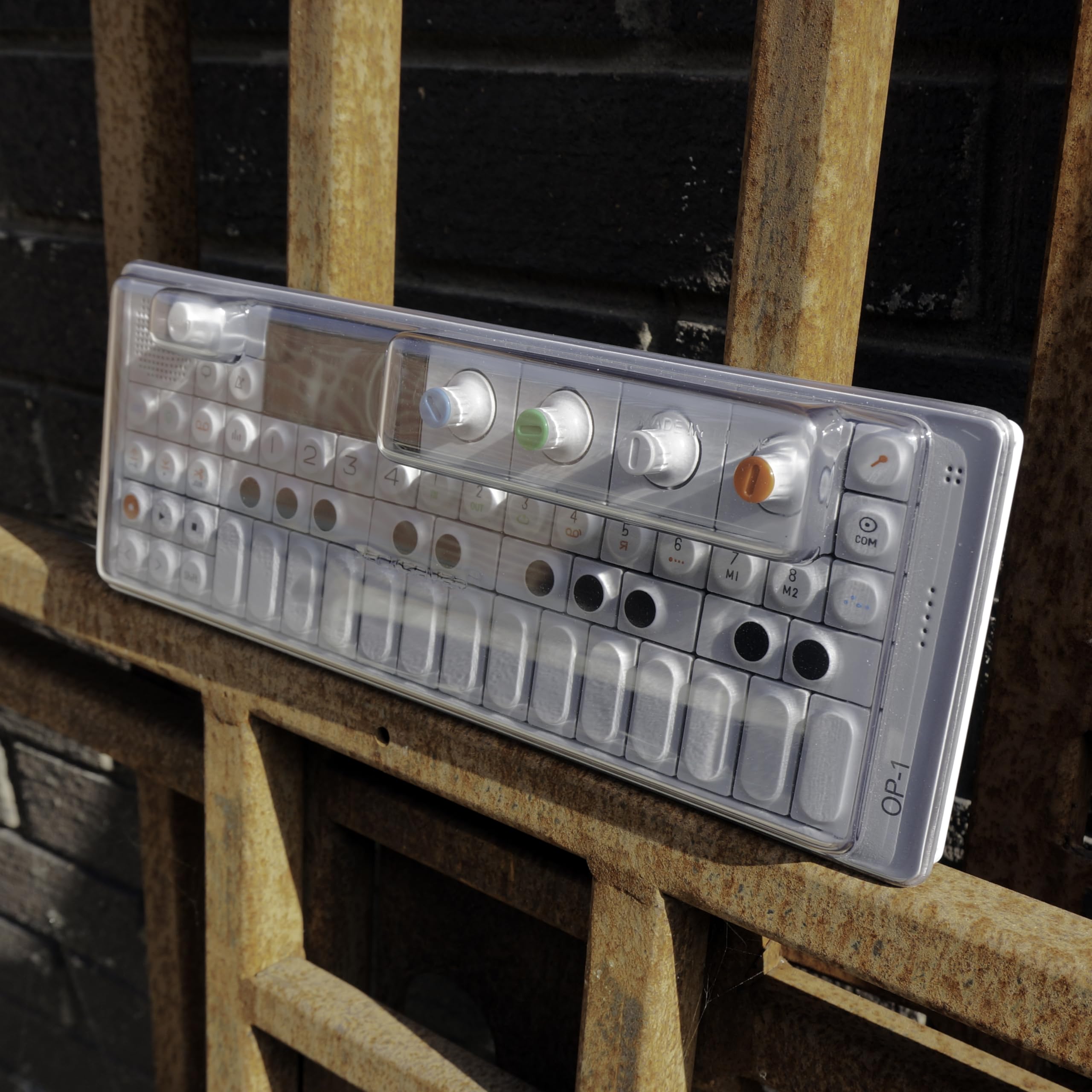 decksaver-ds-pc-op1-schutzh-lle-f-r-teenage-engineering-op-1-transparent image 2