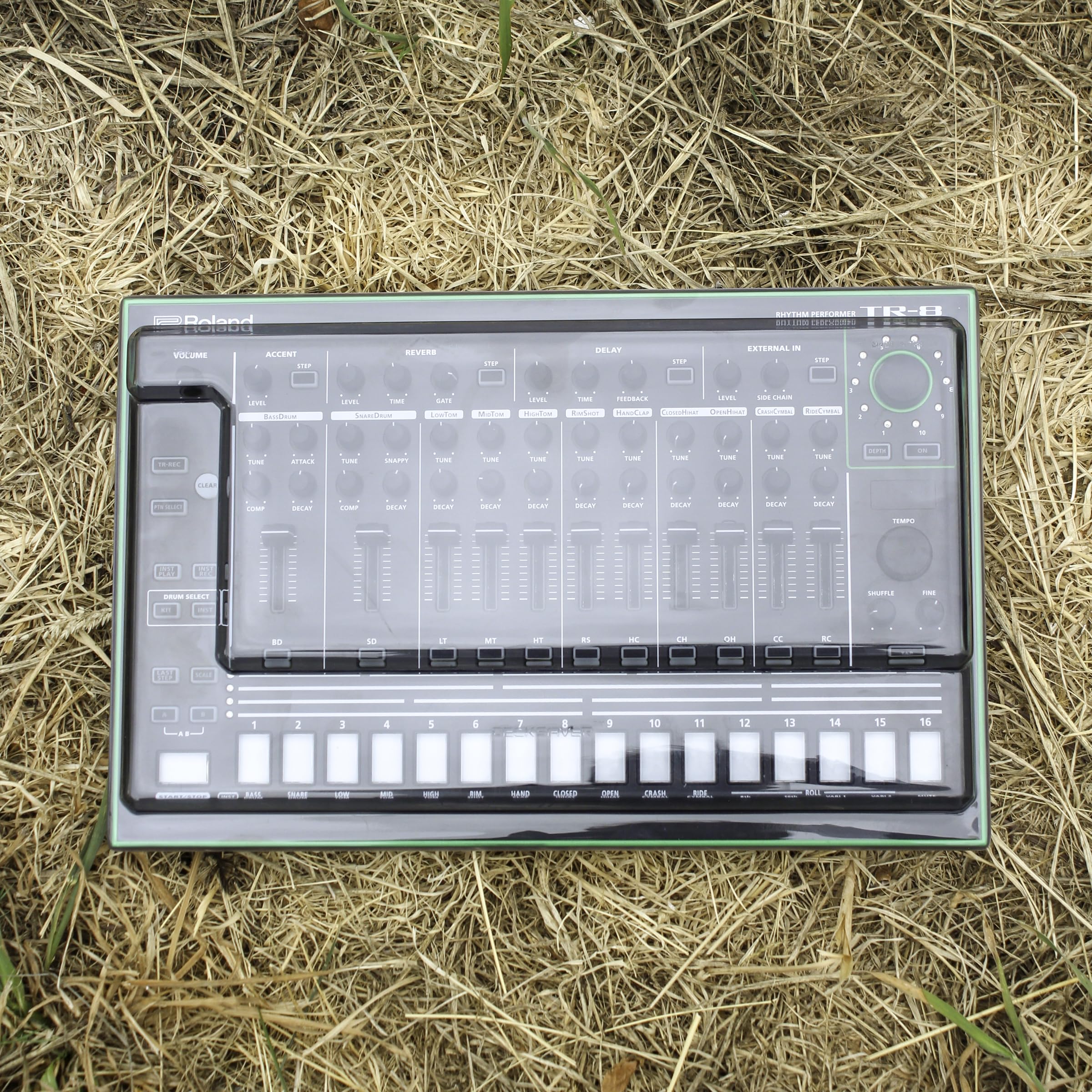 decksaver-dss-pc-tr8-schutzabdeckung-f-r-roland-aira-tr-8 image 2