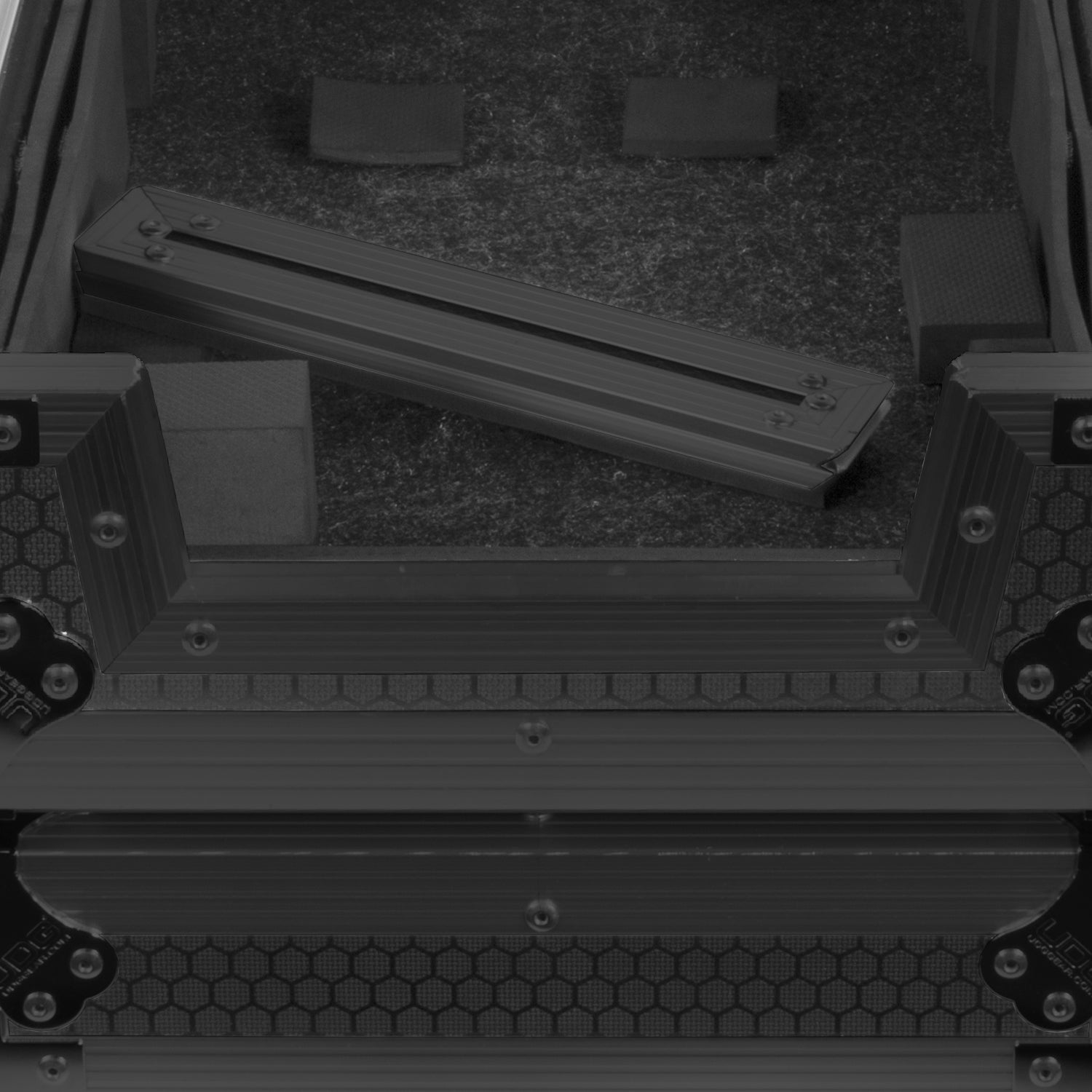 udg-ultimate-flight-case-pioneer-dj-djm-v10-black-dj-mixer-case image 8