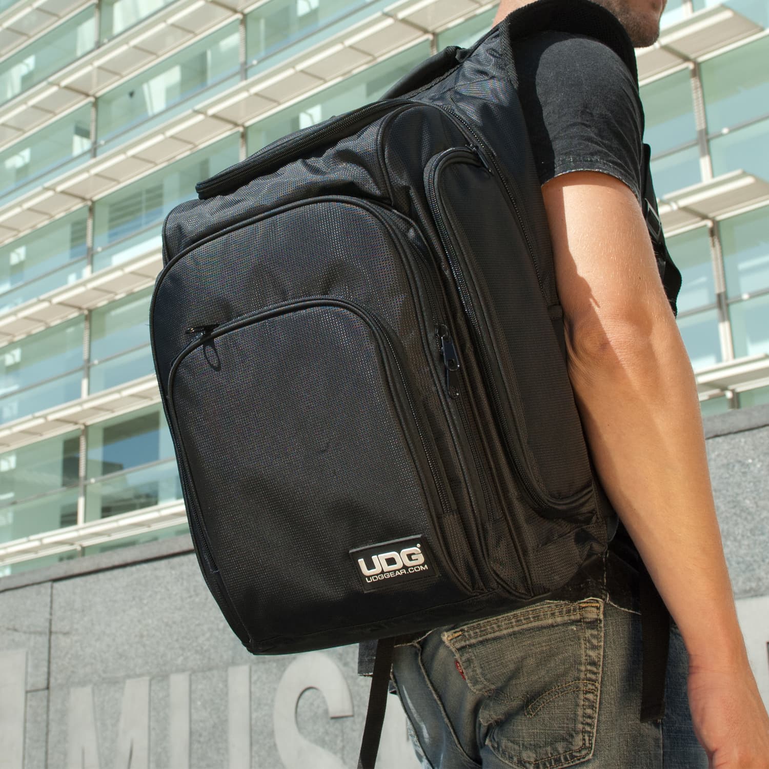 udg-ultimate-digi-backpack-laptop-dj-rucksack-f-r-16-laptop-controller image 2