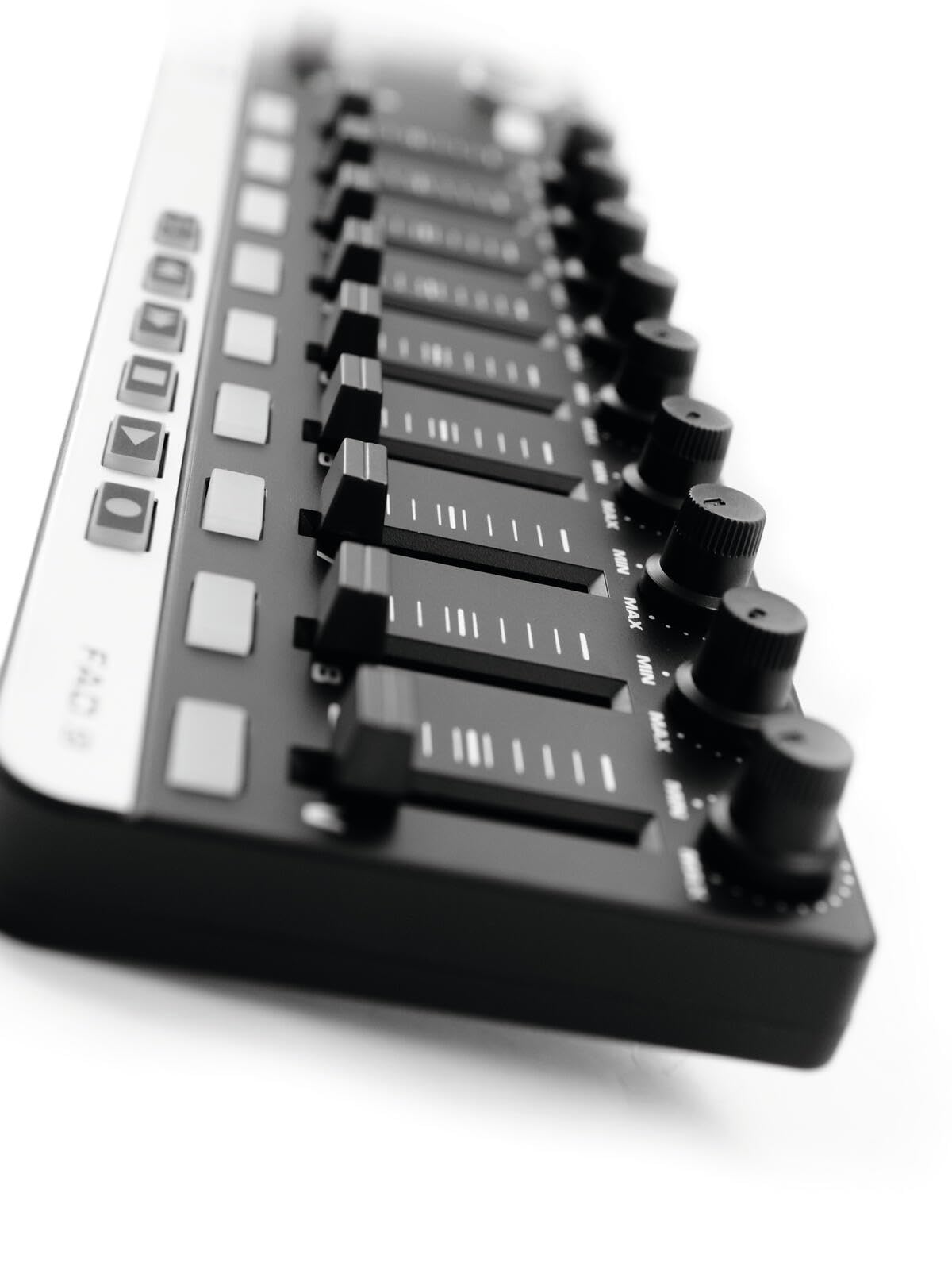 omnitronic-fad-9-usb-midi-controller-mit-9-fadern image 4