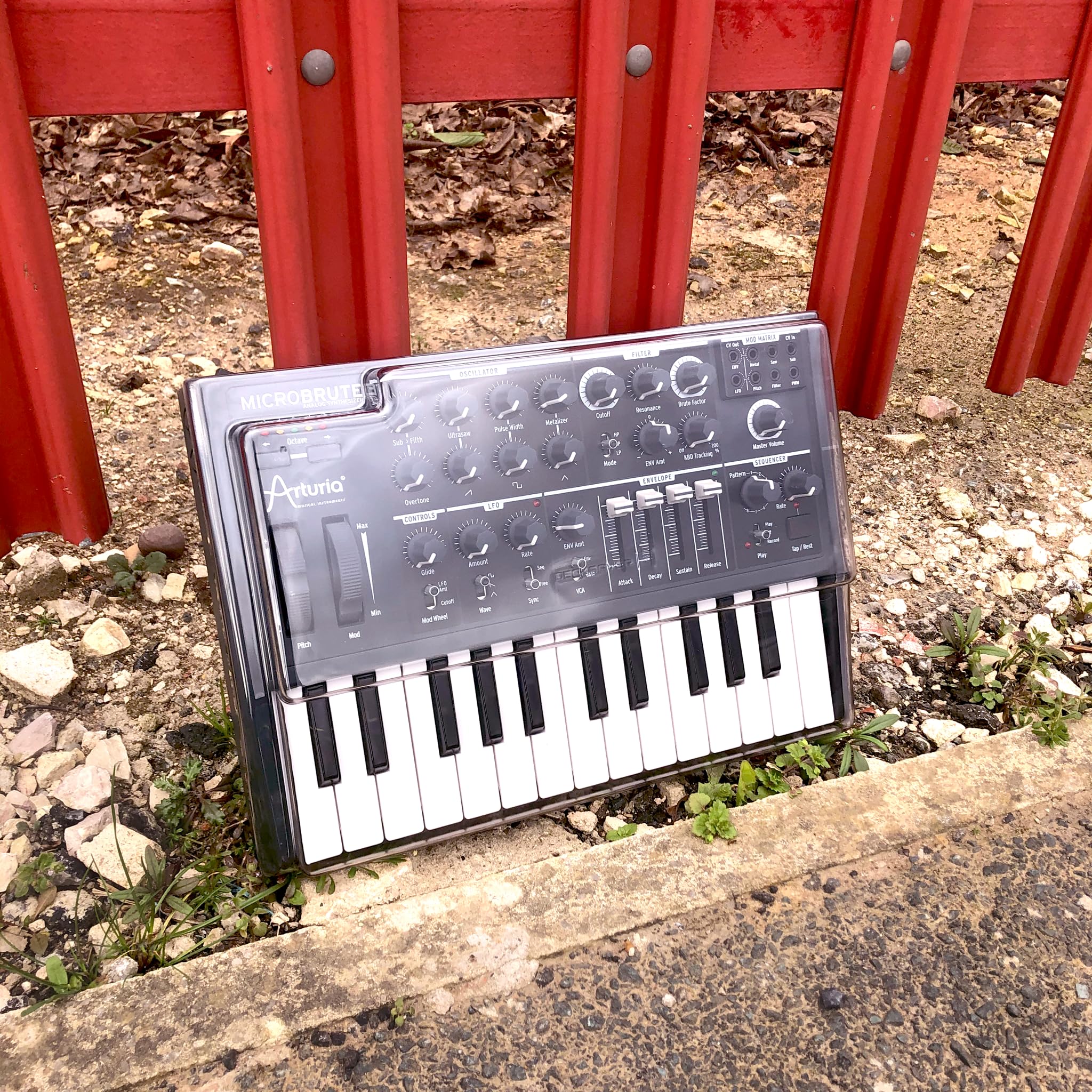 decksaver-arturia-microbrute-cover-dsle-pc-microbrute-staubschutz image 2