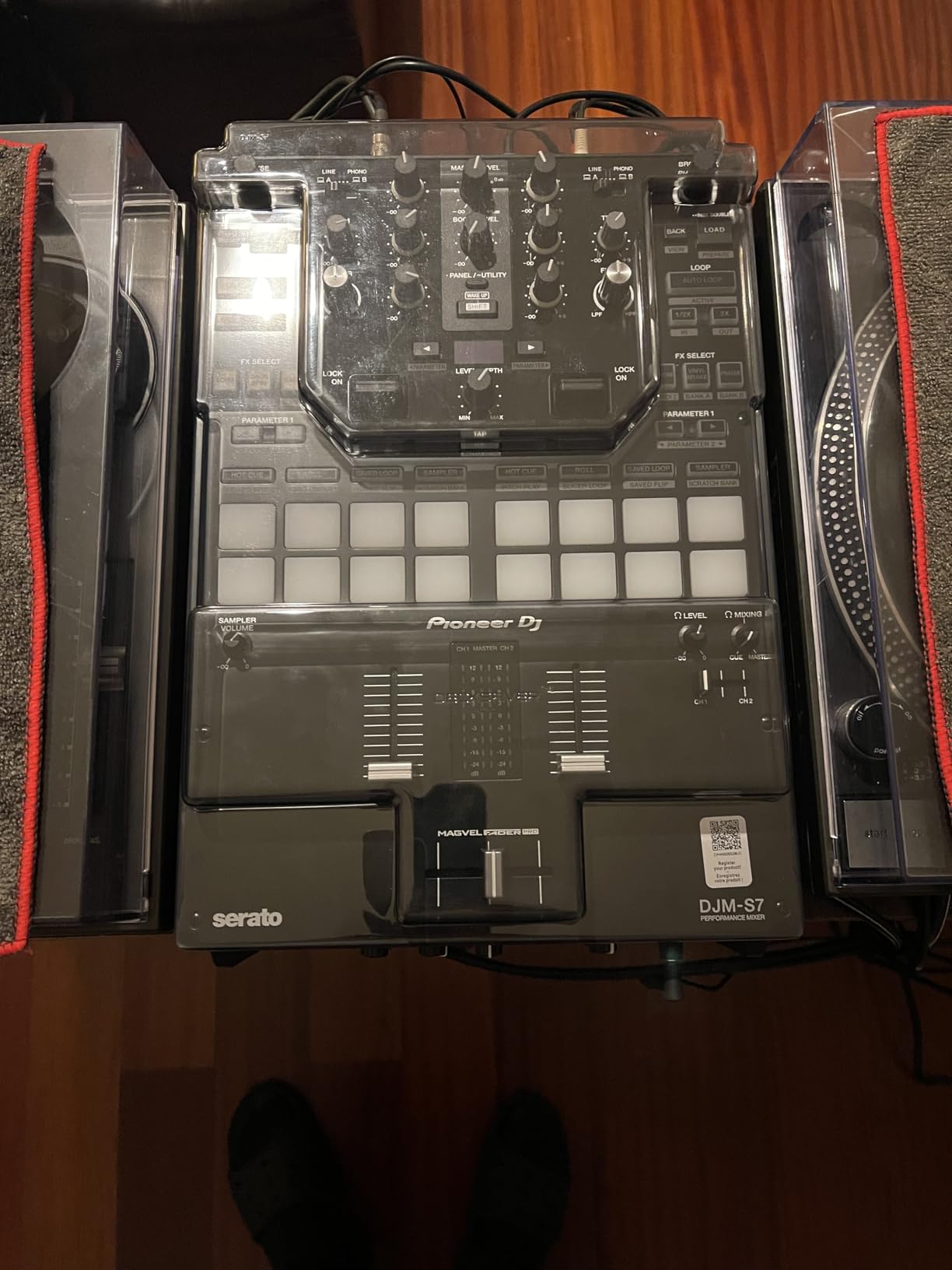 Sehr passgenau für DJM-S7